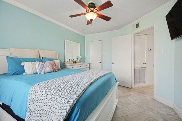 7312 Seawall Boulevard 103, Galveston, TX 77551