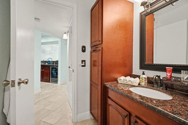 7312 Seawall Boulevard 103, Galveston, TX 77551
