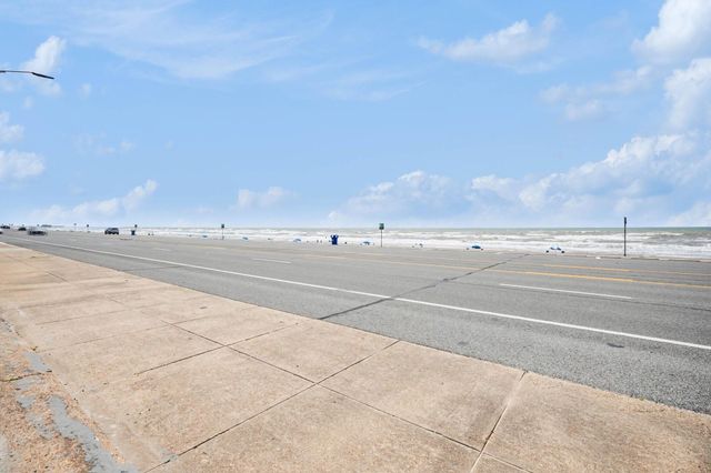 7312 Seawall Boulevard 103, Galveston, TX 77551