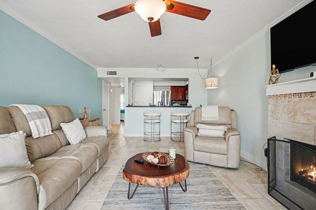 7312 Seawall Boulevard 103, Galveston, TX 77551