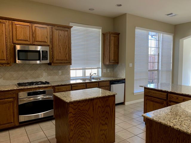 1017 Somerset Circle, Forney, TX 75126