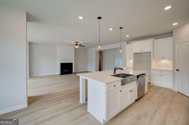 1112 Brinshire Way, Locust Grove, GA 30248