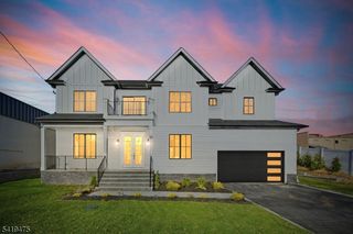 30 Grand Ter, Livingston Twp., NJ 07039