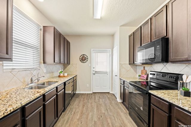10518 GREEN ROCK DR, San Antonio, TX 78223