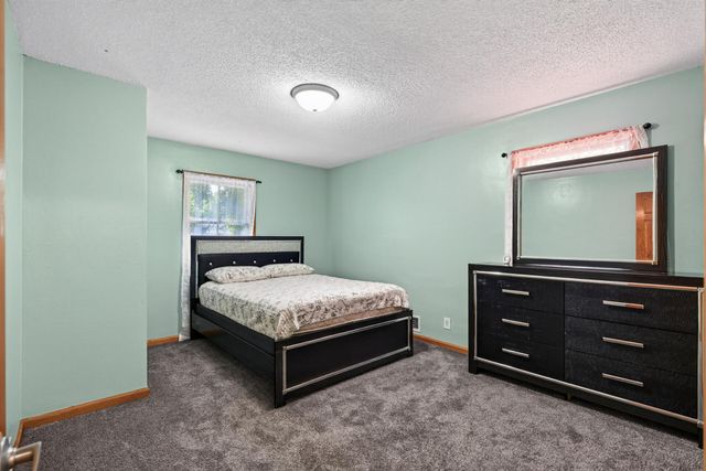 1587 Ruth Street N, Saint Paul, MN 55119