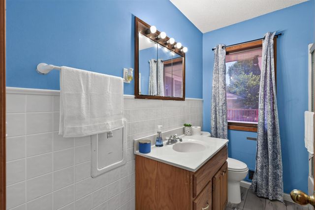 1587 Ruth Street N, Saint Paul, MN 55119