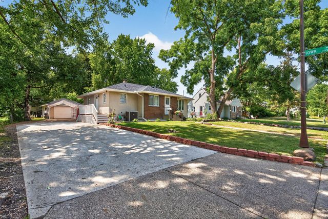 1587 Ruth Street N, Saint Paul, MN 55119