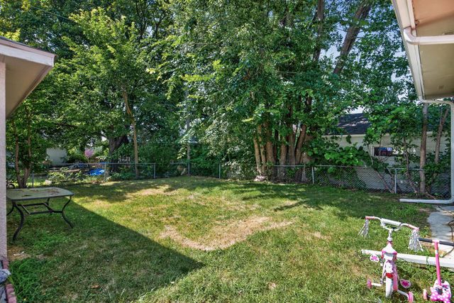 1587 Ruth Street N, Saint Paul, MN 55119