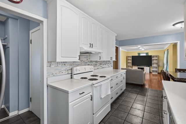 1587 Ruth Street N, Saint Paul, MN 55119