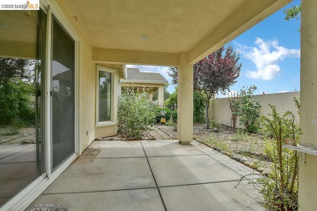987 Centennial Dr, Brentwood, CA 94513