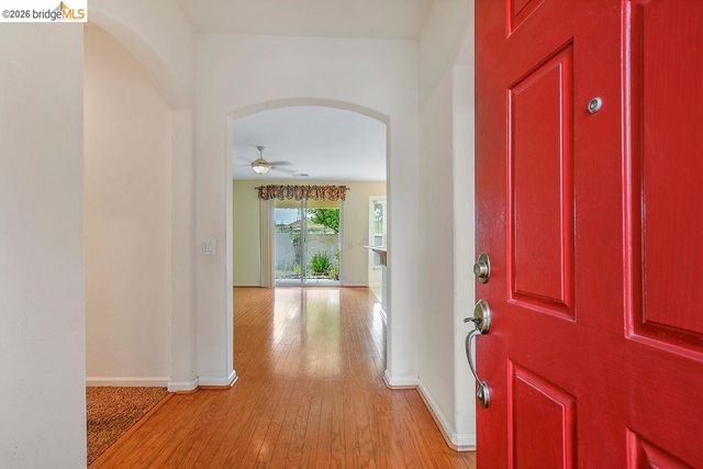 987 Centennial Dr, Brentwood, CA 94513