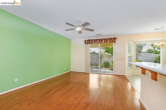 987 Centennial Dr, Brentwood, CA 94513