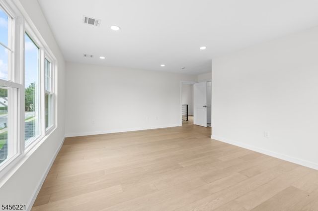 2 Kenneth Ave, Fair Lawn Boro, NJ 07410