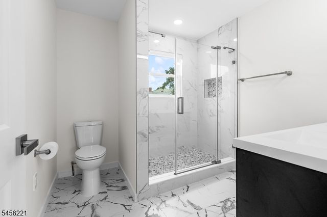 2 Kenneth Ave, Fair Lawn Boro, NJ 07410