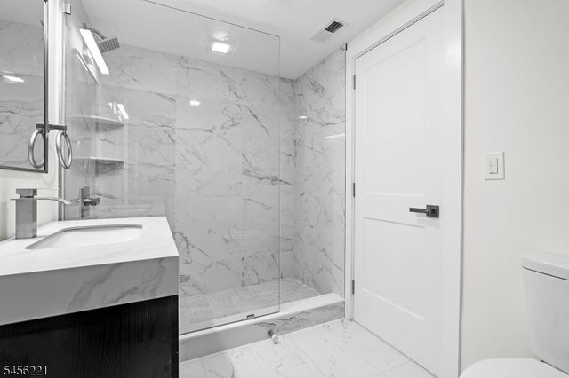 2 Kenneth Ave, Fair Lawn Boro, NJ 07410