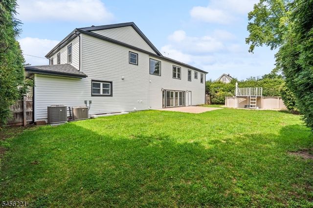 2 Kenneth Ave, Fair Lawn Boro, NJ 07410
