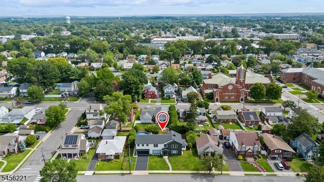 2 Kenneth Ave, Fair Lawn Boro, NJ 07410
