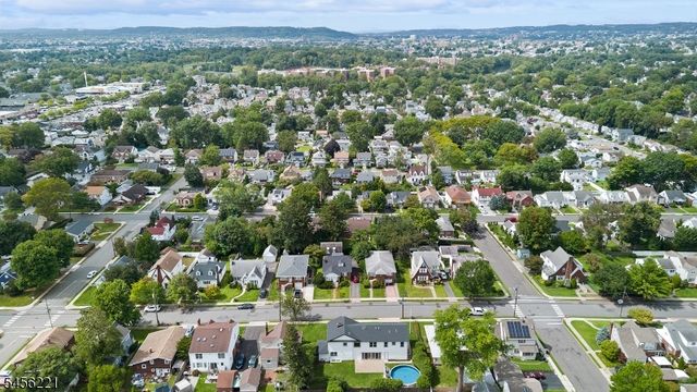 2 Kenneth Ave, Fair Lawn Boro, NJ 07410