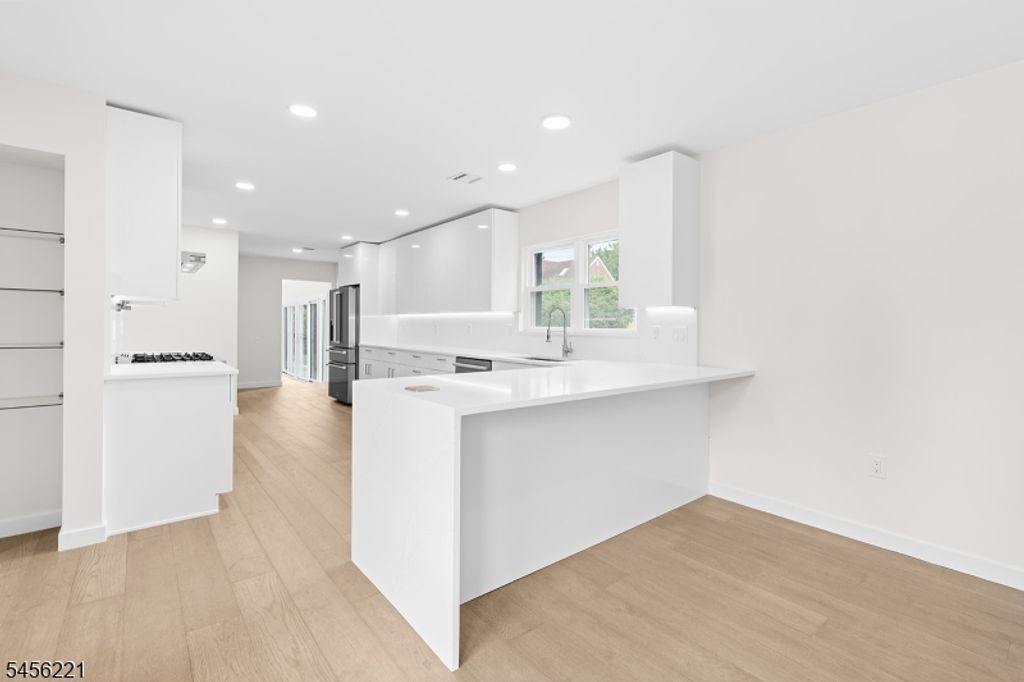 2 Kenneth Ave, Fair Lawn Boro, NJ 07410 — photo 3