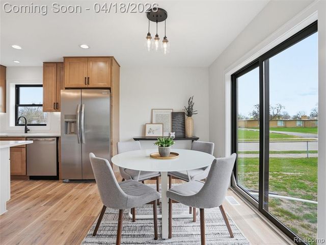 16250 Guest Court, Roseville, MI 48066