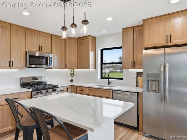 16250 Guest Court, Roseville, MI 48066
