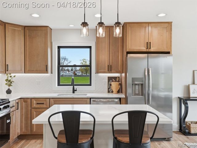 16250 Guest Court, Roseville, MI 48066