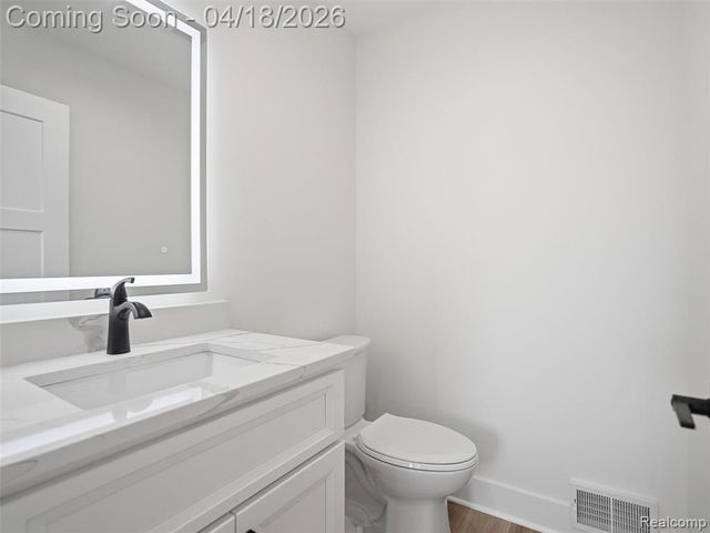 16250 Guest Court, Roseville, MI 48066