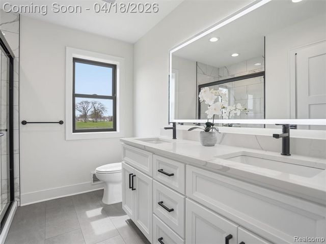 16250 Guest Court, Roseville, MI 48066