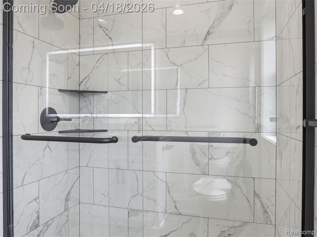 16250 Guest Court, Roseville, MI 48066
