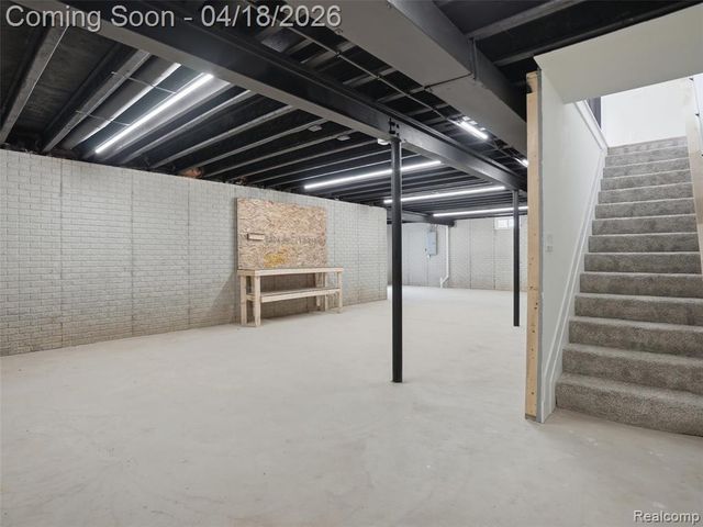 16250 Guest Court, Roseville, MI 48066