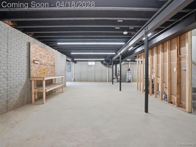 16250 Guest Court, Roseville, MI 48066