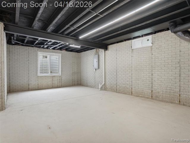 16250 Guest Court, Roseville, MI 48066
