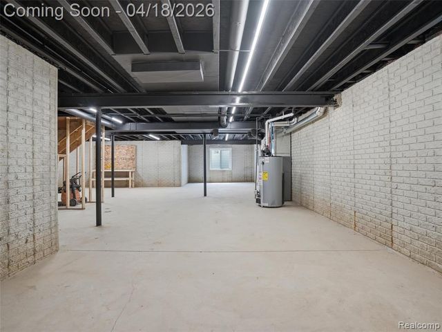 16250 Guest Court, Roseville, MI 48066