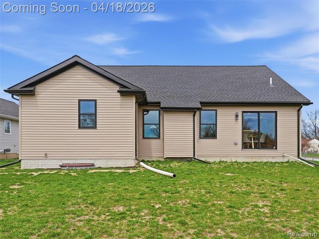16250 Guest Court, Roseville, MI 48066
