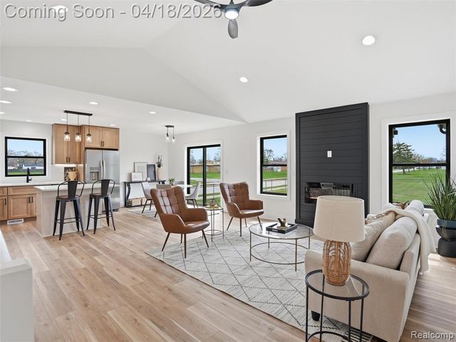 16250 Guest Court, Roseville, MI 48066