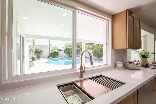 4635 E KINGS Avenue, Phoenix, AZ 85032