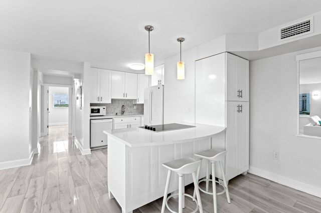 300 Oregon Street 501, Hollywood, FL 33019
