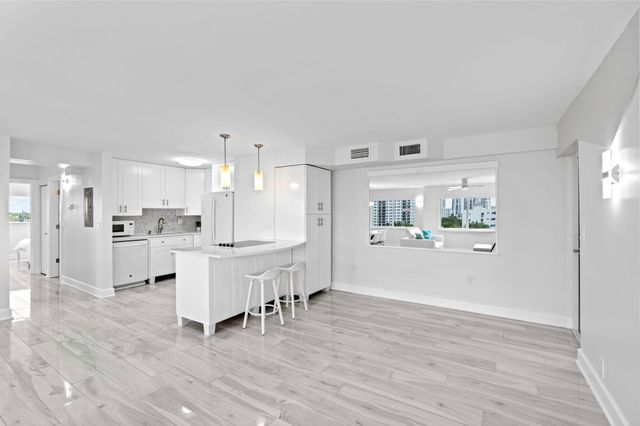 300 Oregon Street 501, Hollywood, FL 33019
