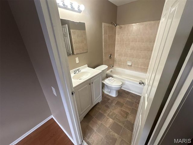 2015 Derhake Road, Florissant, MO 63033