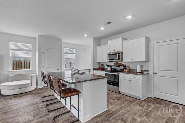 278 Hogan Drive, Richmond Hill, GA 31324