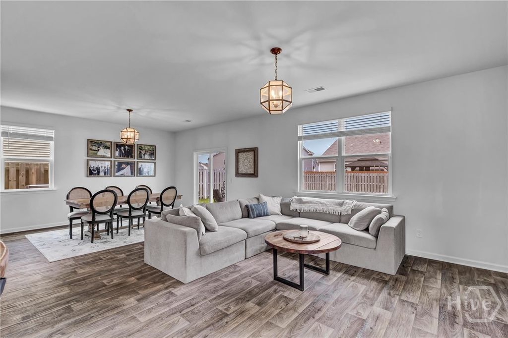 Image 12 of property listing at 278 Hogan Drive, Richmond Hill, GA 31324