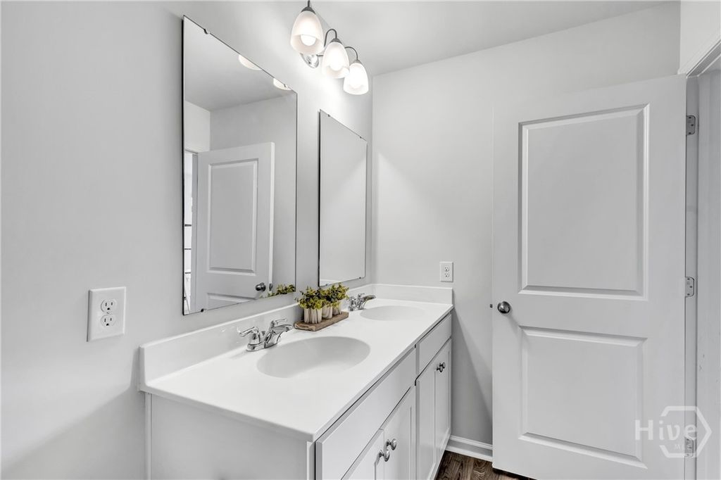 Image 30 of property listing at 278 Hogan Drive, Richmond Hill, GA 31324