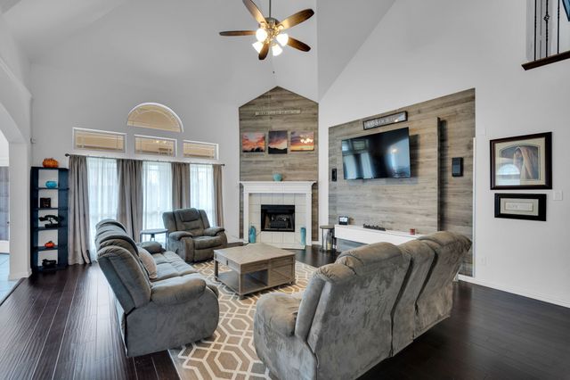 262 Brook Meadow Drive, Midlothian, TX 76065