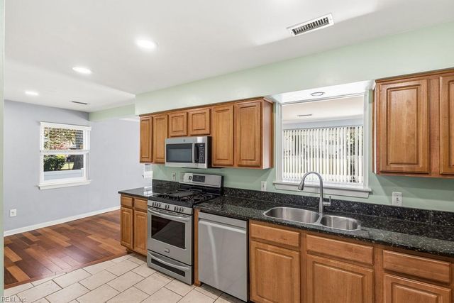 3432 S Crestline DR, Virginia Beach, VA 23464