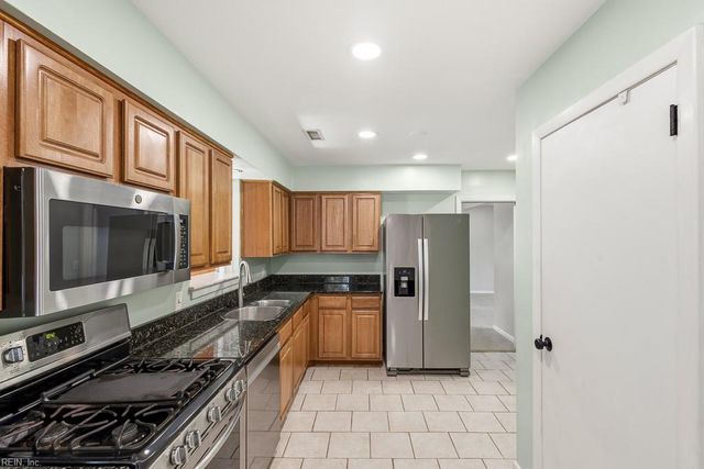 3432 S Crestline DR, Virginia Beach, VA 23464