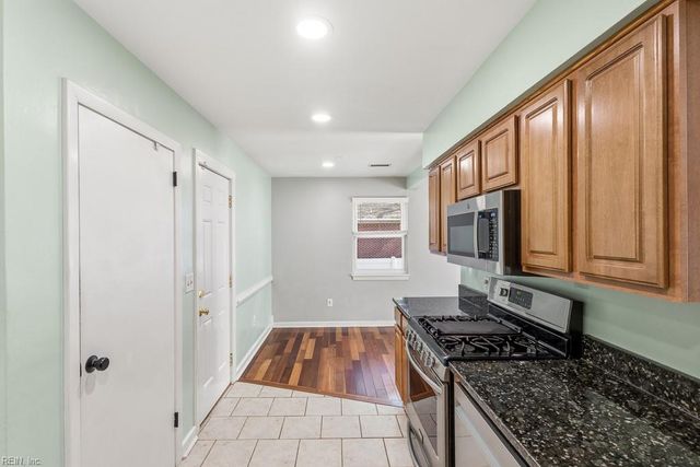 3432 S Crestline DR, Virginia Beach, VA 23464