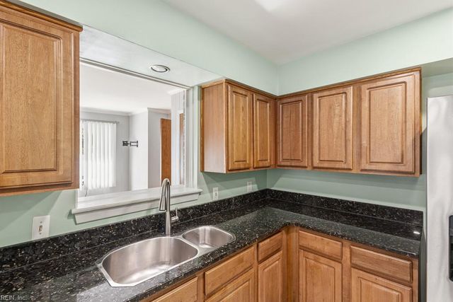 3432 S Crestline DR, Virginia Beach, VA 23464