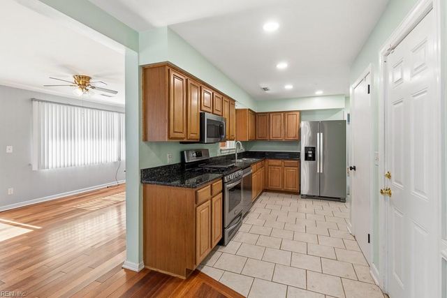 3432 S Crestline DR, Virginia Beach, VA 23464