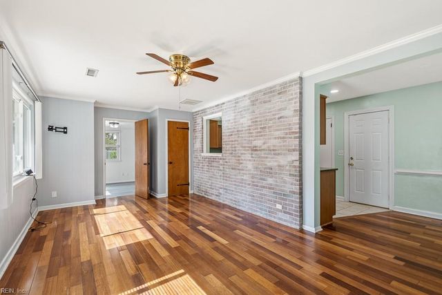 3432 S Crestline DR, Virginia Beach, VA 23464