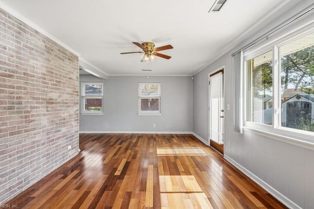 3432 S Crestline DR, Virginia Beach, VA 23464